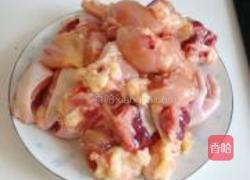 三黄鸡烧五花肉的做法图解2