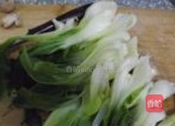 红酒排骨鹌鹑蛋的做法图解2