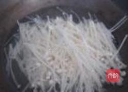 拌腐竹黄瓜金针菇的做法图解2