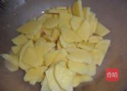 土豆片炒鸡的做法图解2