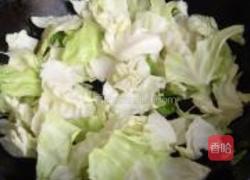 卷心菜炒腊肠的做法图解5