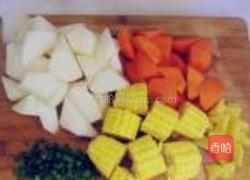 红白萝卜大骨汤的做法图解2