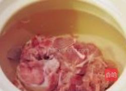 红白萝卜大骨汤的做法图解3