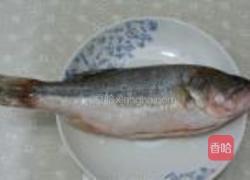 清蒸鲈鱼的做法图解1