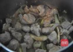 干豆角烧猪肩肉的做法图解4