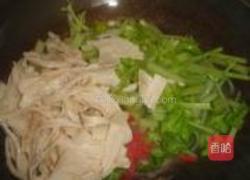 芹菜腐竹干鱿的做法图解5