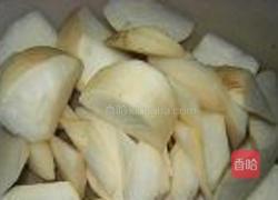 炸肉皮炖萝卜汤的做法图解2