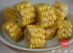 玉米煲猪骨的做法图解1
