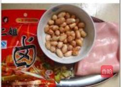 花生卤猪皮的做法图解1