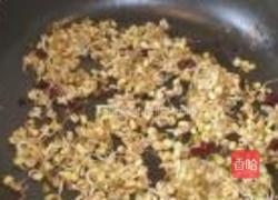 素炒豆芽的做法图解3