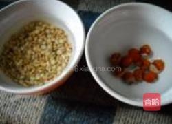 三黄鸡白果薏米汤的做法图解3