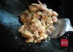 三黄鸡白果薏米汤的做法图解4