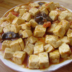 西红柿香菇烧豆腐的做法[图]