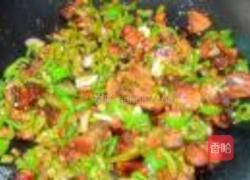 腌豆角炒熏鸭腿的做法图解9