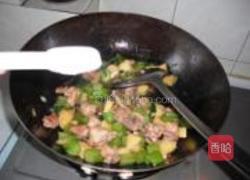 西芹土豆焖鸡块的做法图解10