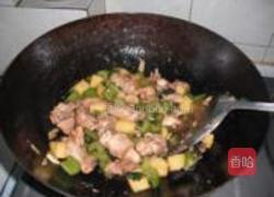 西芹土豆焖鸡块的做法图解12