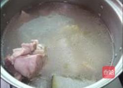 冬瓜薏米猪骨汤的做法图解5