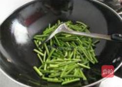 蒜苔炒肉丝的做法图解2
