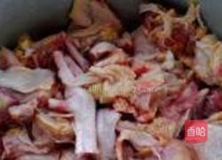 茶树菇炒仔鸡的做法图解1