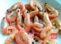 北极虾炒韭菜的做法图解1