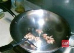 北极虾炒韭菜的做法图解3