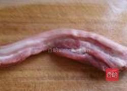 五花肉焖双冬的做法图解1