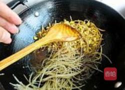 黄豆芽炒粉丝的做法图解8
