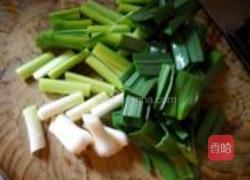 鸭血炖豆腐的做法图解4