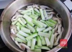丝瓜袖珍菇的做法图解4