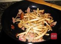 丝瓜炒茶树菇的做法图解7