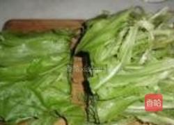 素炒油麦菜的做法图解1