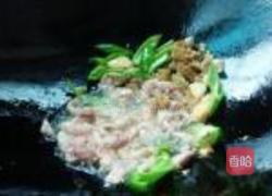 青头菌炒肉片的做法图解5