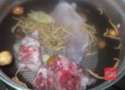 太子参无花果煲瘦肉的做法图解4