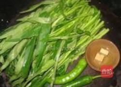 椒丝腐乳炒通菜的做法图解1