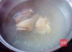 白菜粉皮炖鸡的做法图解2