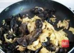 木耳干豆腐炒肉丝的做法图解7