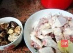 冬菇焖鸡的做法图解2