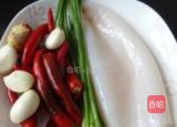 红椒鱿鱼卷的做法图解1