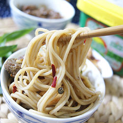 牛肉丸辫子炸酱面的做法[图]