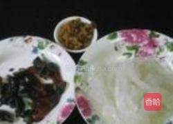 辣味皮蛋拌粉皮的做法图解2
