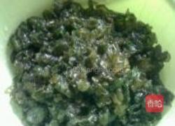 蒜味地木耳的做法图解1