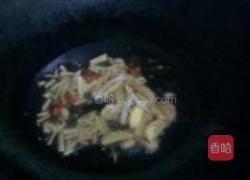 蒜味地木耳的做法图解3