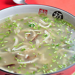鸡肉烩鱼丝的做法[图]