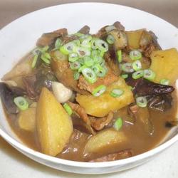 猪肉茄子土豆炖粉条的做法[图]