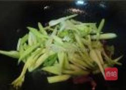 腊肠炒双蔬的做法图解3