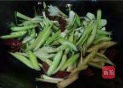 腊肠炒双蔬的做法图解6