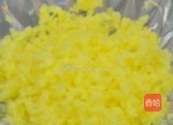 香椿猪肉豆皮卷的做法图解3