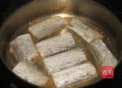 芝麻辣酱烧带鱼的做法图解2