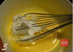 围边黄桃慕斯蛋糕的做法图解5