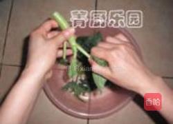 芥兰炒牛肉的做法图解1